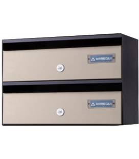 Buzones Adapta, H3820-27, con baterías de 2 buzones. Con cuerpo de acero lacado negro y puerta de acero lacado Nácar.