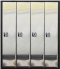 Buzones BTV, Serie Prisma -acceso superior, 46106. Con cuerpo en acero pintado negro y puerta en acero inox brillo. G4