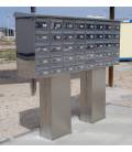 Agrupación de 40 buzones Urban Aluminio, especial para el exterior. con envolvente en aluminio, tejadillo y 2 soportes centrales