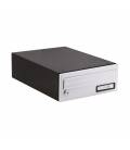 Buzón Kompact EVO H270-81402, con cuerpo color negro y puerta color Blanco, apto para el exterior.