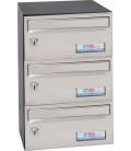Buzones btv Barajas 36726, cuerpo negro pintado y puerta acero color Inox Brillo G3, para interior.