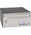 Buzón btv Barajas, 10336, cuerpo negro pintado y puerta de acero inoxidable color Inox Brillo G1, apto para el interior.