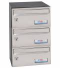 Buzones btv Barajas 36726, cuerpo negro pintado y puerta de acero inoxidable color Inox Brillo G3, para interior.