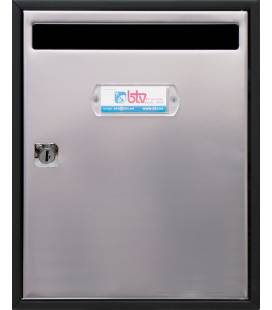 Buzón Btv Teide 15828, cuerpo en acero negro y puerta en acero Inox Mate (calidad AISI 304). Apto para el interior. 