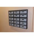Buzón Btv Moncayo 13929, cuerpo acero negro pintado, puerta acero Plata G1