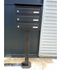 Buzón Kompact EVO H360-81413, con cuerpo color negro y puerta color negro, apto para el exterior.