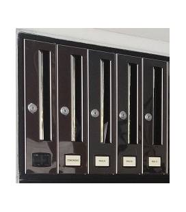Buzón Joma Cosmos Front -71180- Carga Superior, Con cuerpo de acero electrocincado NEGRO / INOX BRILLO AISI 430