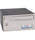 Buzón btv Barajas, 10336, cuerpo negro pintado y puerta de acero inoxidable color Inox Brillo G1, apto para el interior.