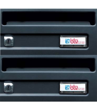 Buzón Btv, Silver 23716. Cuerpo de acero pintado negro y puerta en acero pintado Antracita. Apto para el interior. G2