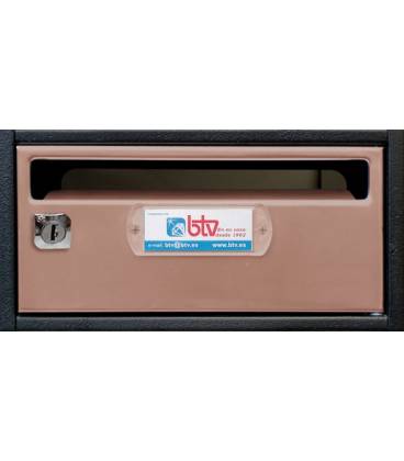 Buzón BTV, Moncayo 13912 - cuerpo de acero pintado negro y puerta de acero pintado Bronce - G1, apto para el interior.
