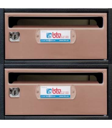 Buzón Btv, Moncayo - 23912 -con cuerpo de acero pintado Negro y puerta de acero pintado Bronce G2- apto para el interior.