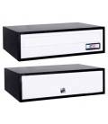 Buzón Viena (doble acceso) 11437- Con cuerpo de aluminio pintado Negro y puerta de aluminio Blanco, revistero de frente