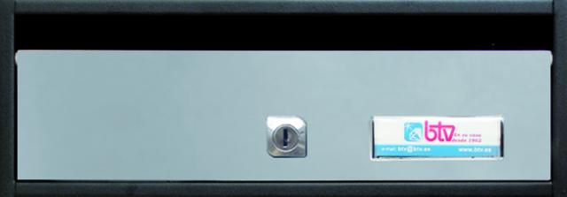buzon-aneto-btv-cuerpo-negro-acero-pintado-plata-horizontal-interior-g1